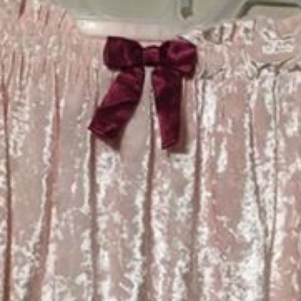 365 girls velour skirt with a bow